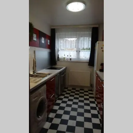 Schoene, Ruhige In Berlin-steglitz 아파트 *