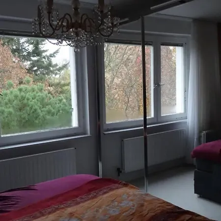 Schoene, Ruhige In Berlin-steglitz Apartamento *